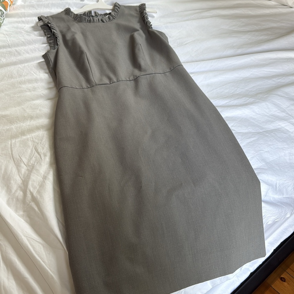 J. Crew Brown and Gray Ruffled Sheath Dress
Women’s,
Size 2